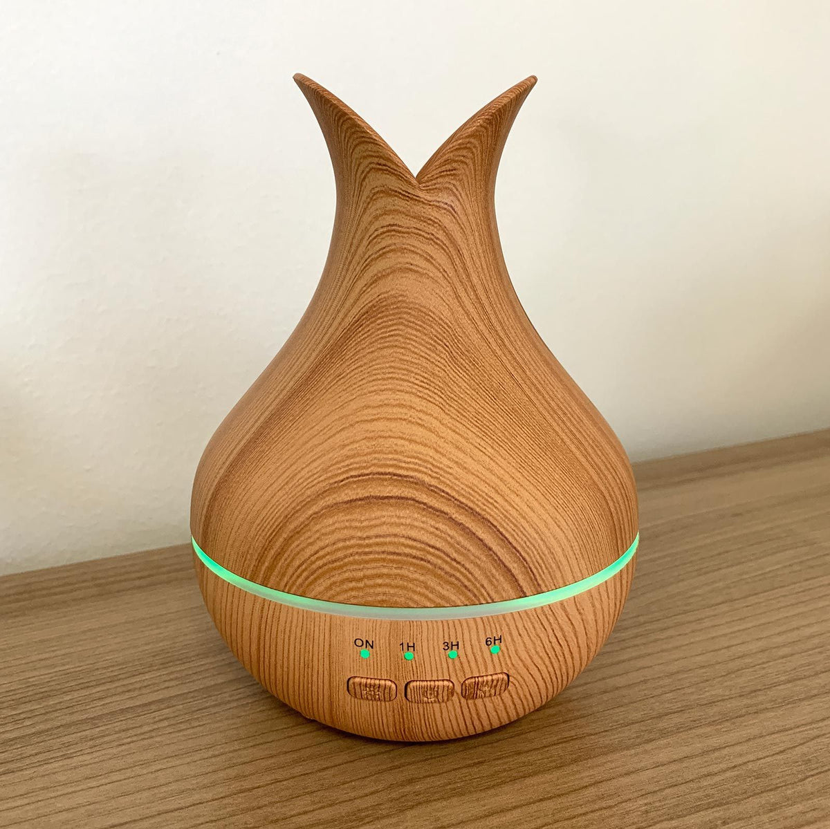 Light wood-effect aroma diffuser shaped like an open tulip - view 2