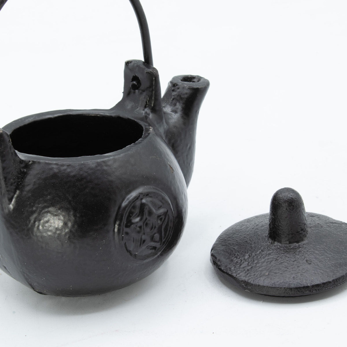 Small Cast Iron Ritual Pot - Pentagram - view 4