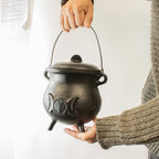 Extra large cast iron cauldron with raised triple moon, lid and three legs - view 6