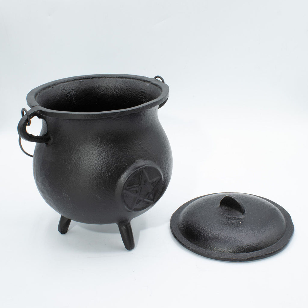 Extra large cast iron cauldron with raised pentagram, lid and three legs - view 3